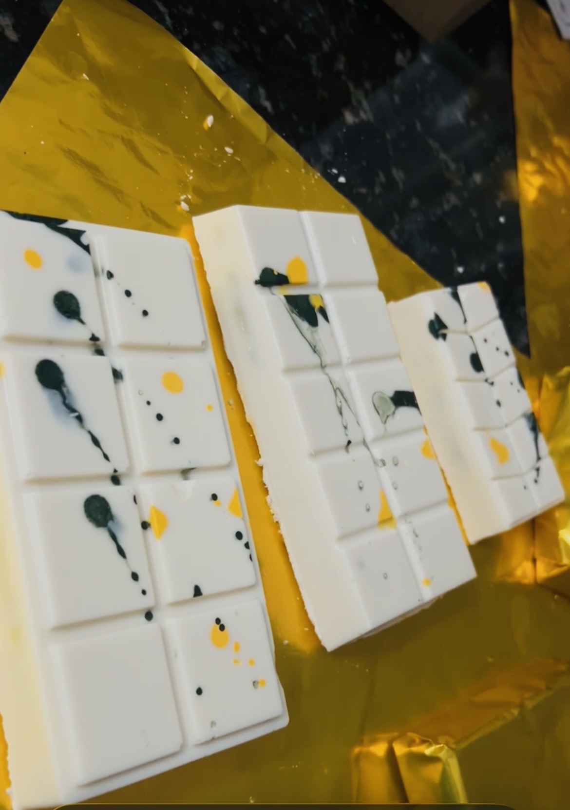 Dubai-Style White Chocolate Bar- Large - Image 4