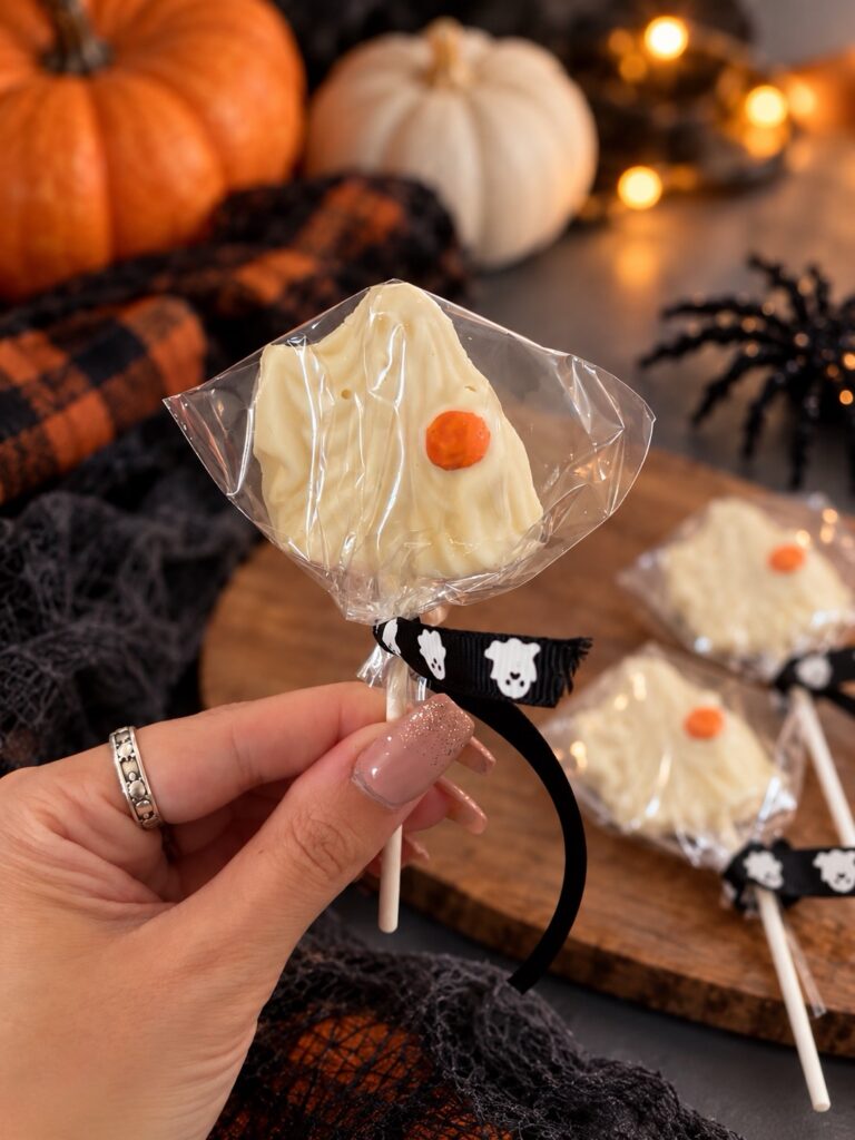 Vegan White Chocolate Ghost Lollipop | Halloween Chocolate Treat |